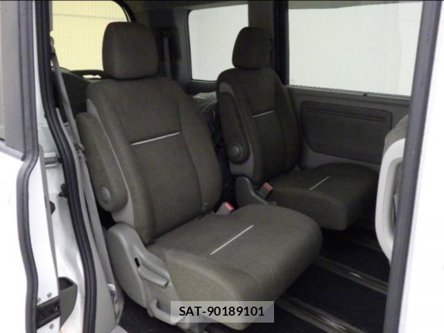 Honda e 2015-09 8003262-6