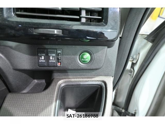 Honda e 2017-11 8003311-10