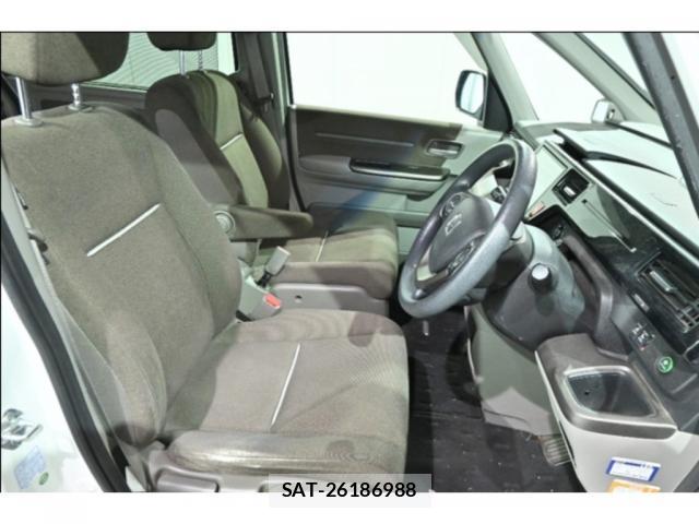 Honda e 2017-11 8003311-5