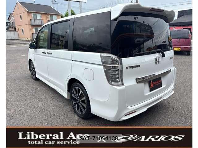 Honda e 2012-09 8004094-11