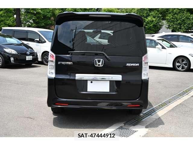 Honda e 2011-04 8004115-12