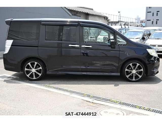 Honda e 2011-04 8004115-13