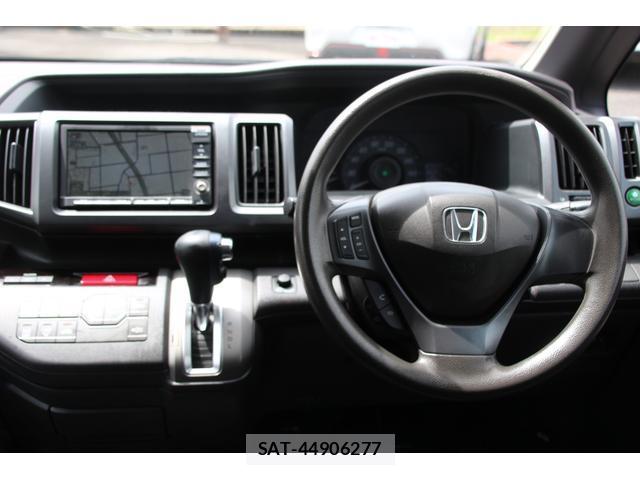 Honda e 2012-03 8004809-12
