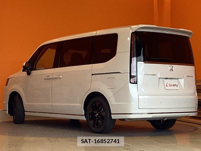Honda e 2026-01 8005955-7