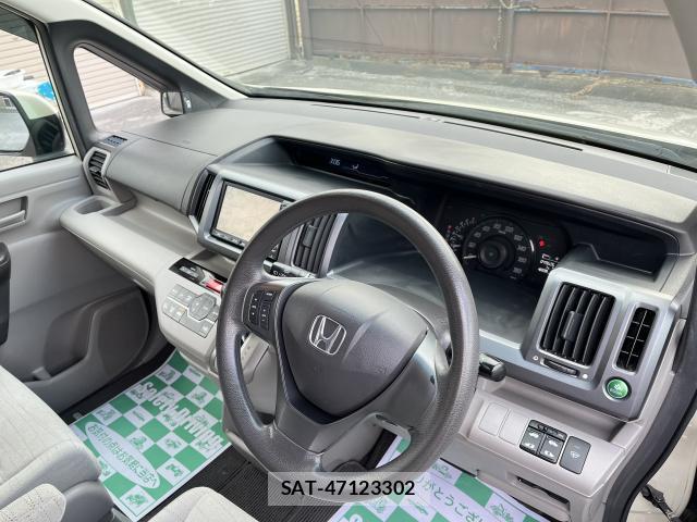 Honda e 2010-12 8006484-17