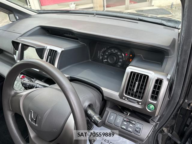 Honda e 2013-08 8006615-11