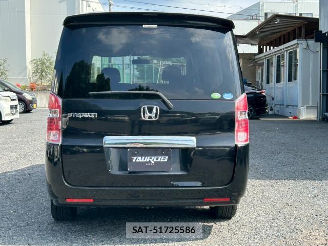 Honda e 2011-07 8006685-1