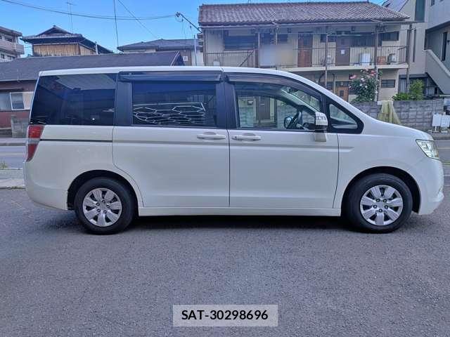 Honda e 2011-03 8006690-13