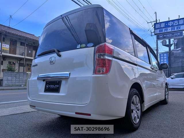 Honda e 2011-03 8006690-14