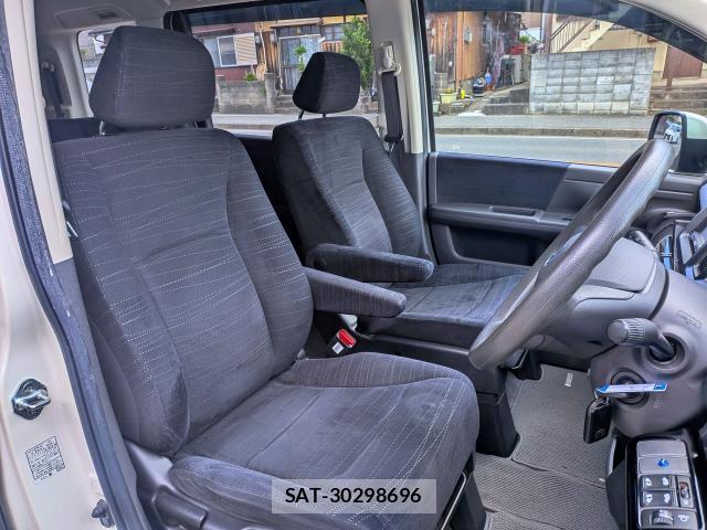 Honda e 2011-03 8006690-2