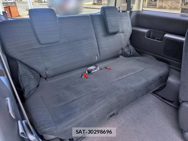 Honda e 2011-03 8006690-4