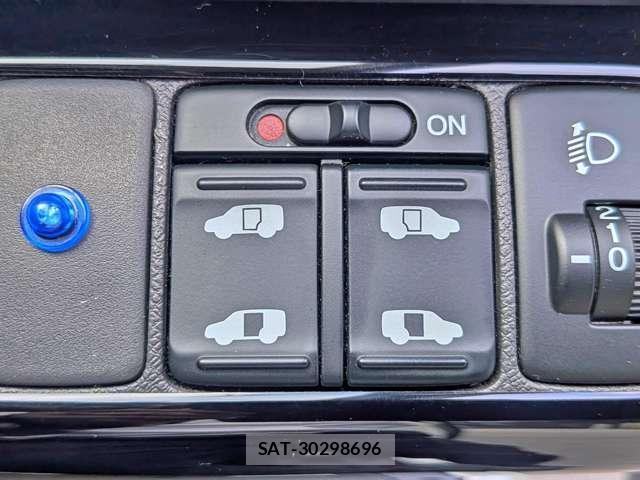 Honda e 2011-03 8006690-6