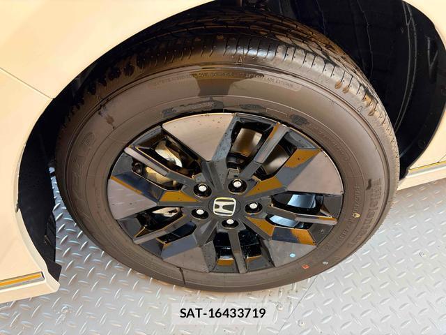 Honda e 2025-10 8007101-13