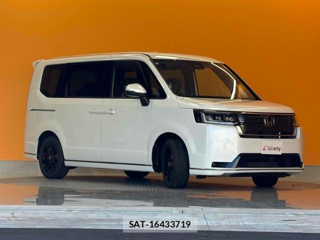 Honda e 2025-10 8007101-6