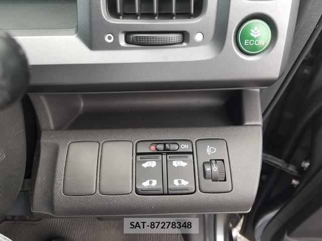 Honda e 2010-06 8007815-12