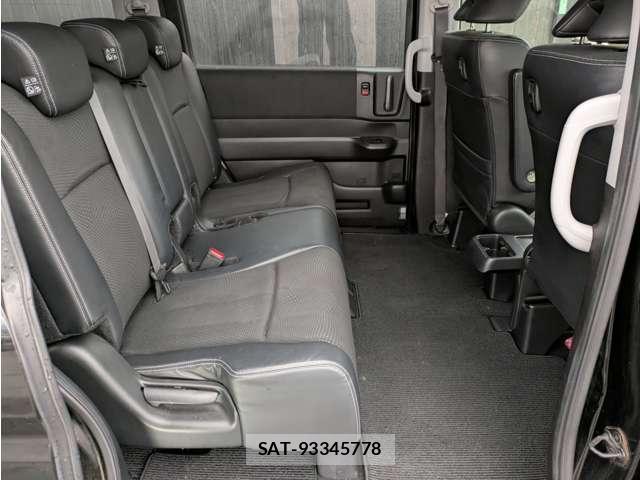Honda e 2012-12 8007963-12