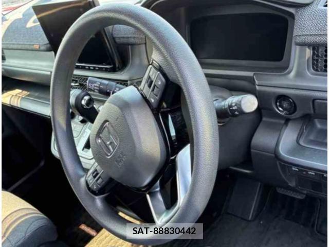 Honda e 2023-07 8008074-2