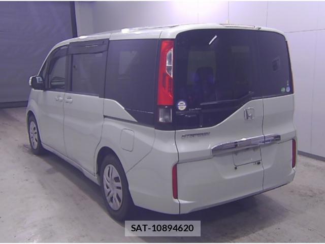 Honda e 2015-09 8008093-4
