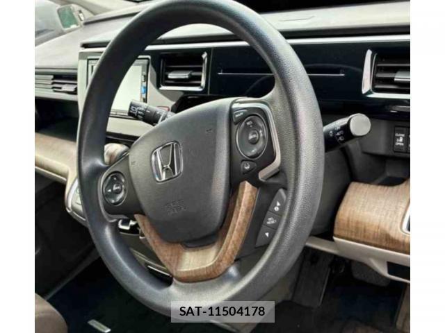 Honda e 2015-10 8008108-2