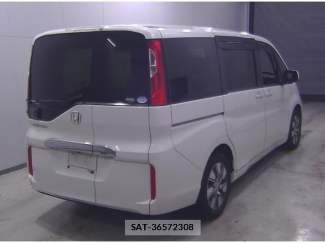 Honda e 2018-03 8008117-1