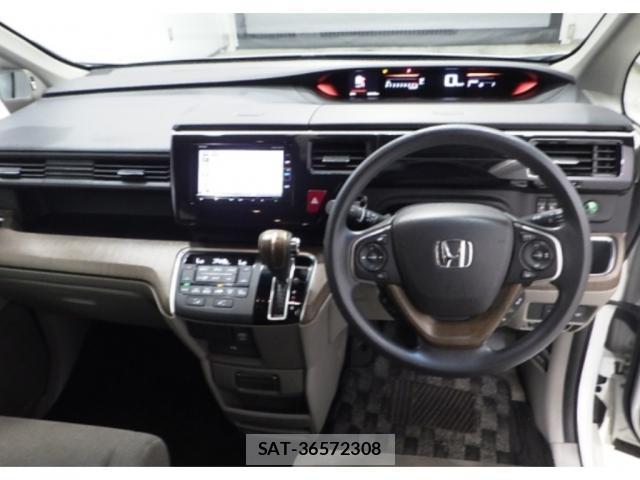 Honda e 2018-03 8008117-2