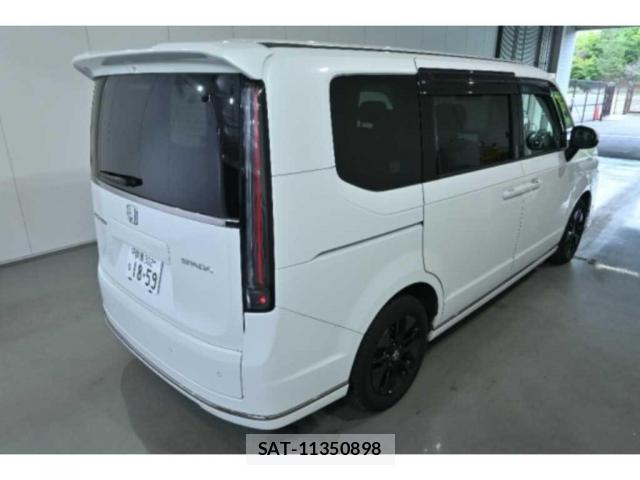 Honda e 2023-03 8008120-1