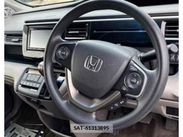 Honda e 2016-07 8008136-2