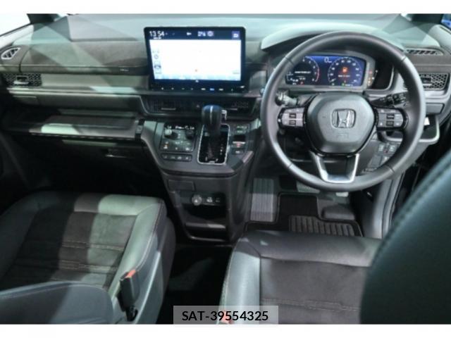 Honda e 2023-03 8008185-2