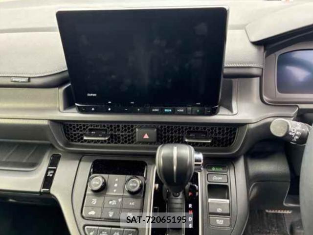 Honda e 2023-08 8008225-2
