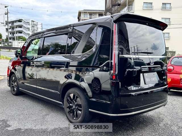 Honda e 2022-10 8008461-11