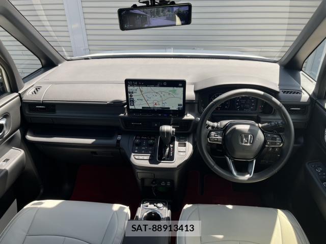 Honda e 2024-11 8008943-2