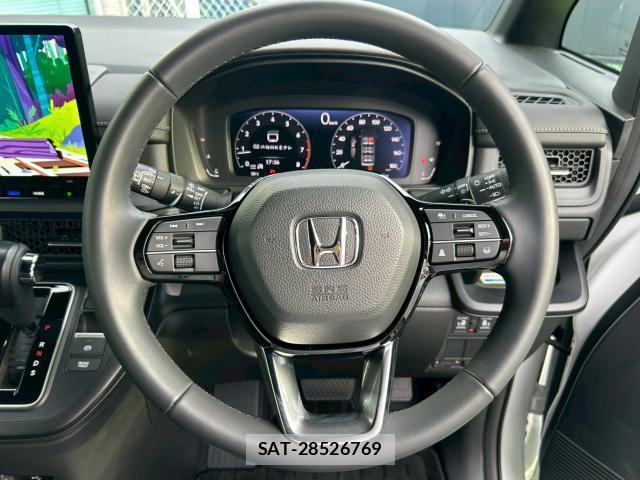 Honda e 2022-04 8008957-11