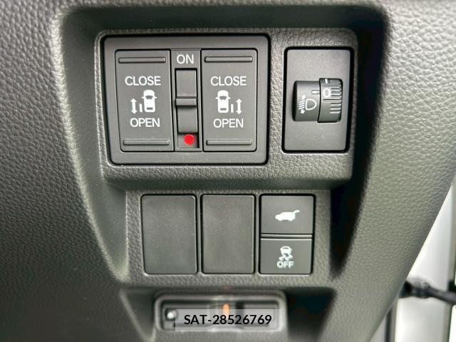 Honda e 2022-04 8008957-8