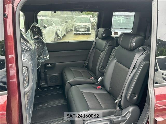 Honda e 2026-04 8009558-5