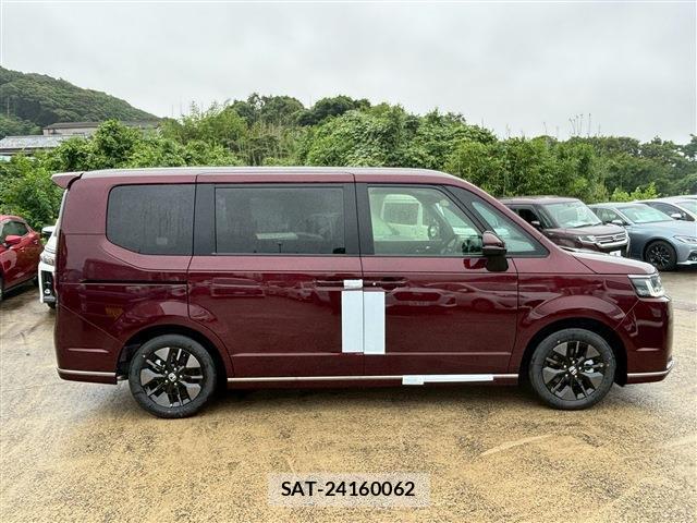Honda e 2026-04 8009558-9