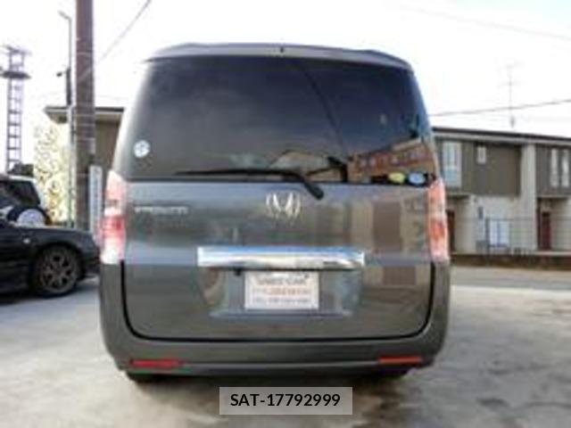Honda e 2011-07 8009692-14