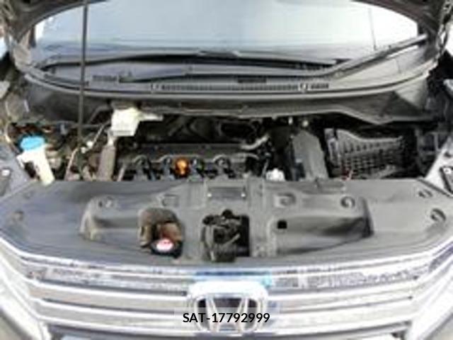 Honda e 2011-07 8009692-16
