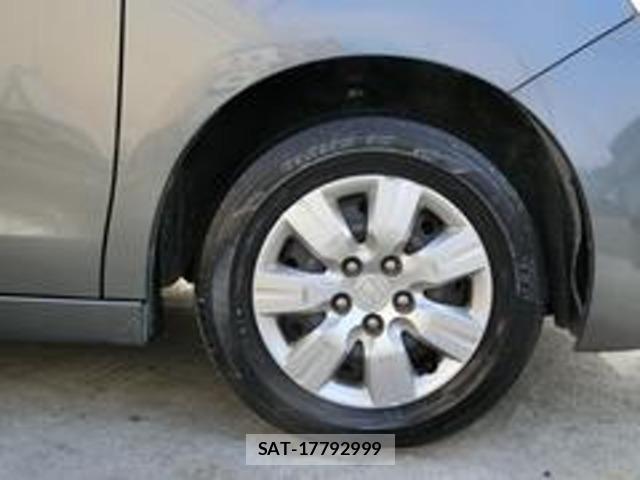 Honda e 2011-07 8009692-18