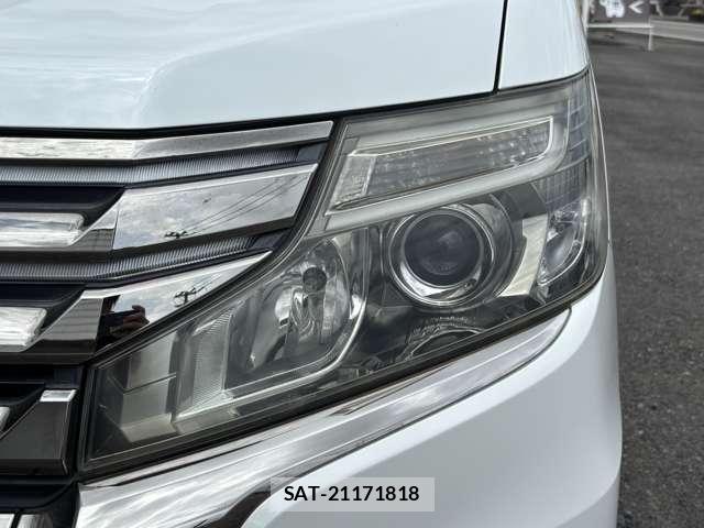 Honda e 2013-11 8009727-13