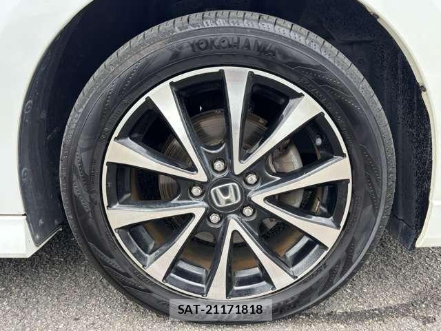 Honda e 2013-11 8009727-15