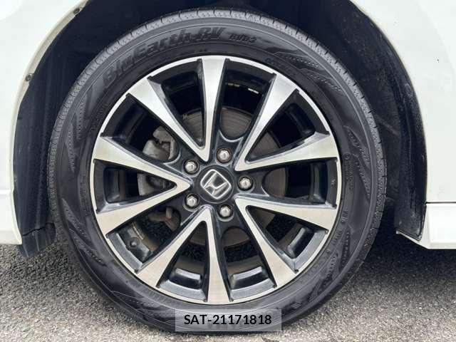 Honda e 2013-11 8009727-16