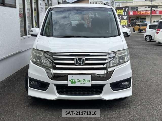 Honda e 2013-11 8009727-6