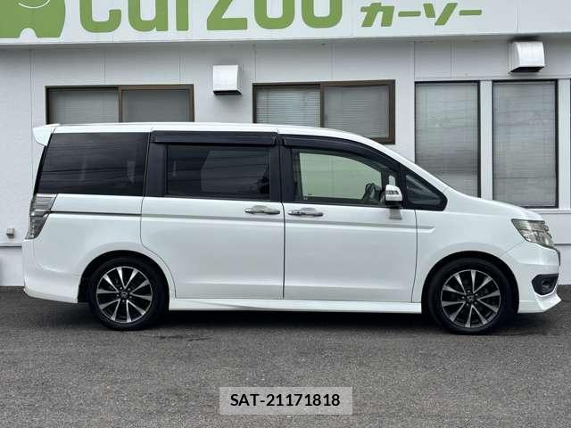 Honda e 2013-11 8009727-8