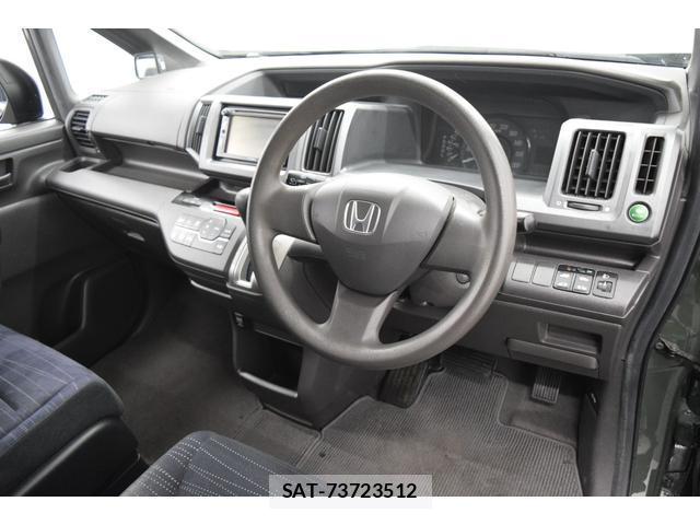 Honda e 2011-03 8010126-15