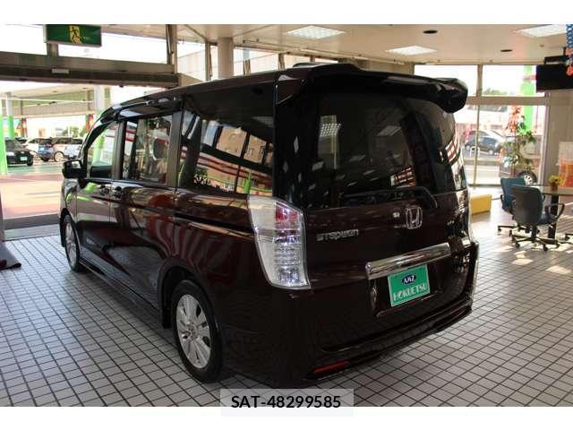 Honda e 2010-03 8010189-11