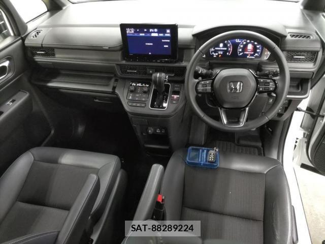 Honda e 2022-07 8010240-2