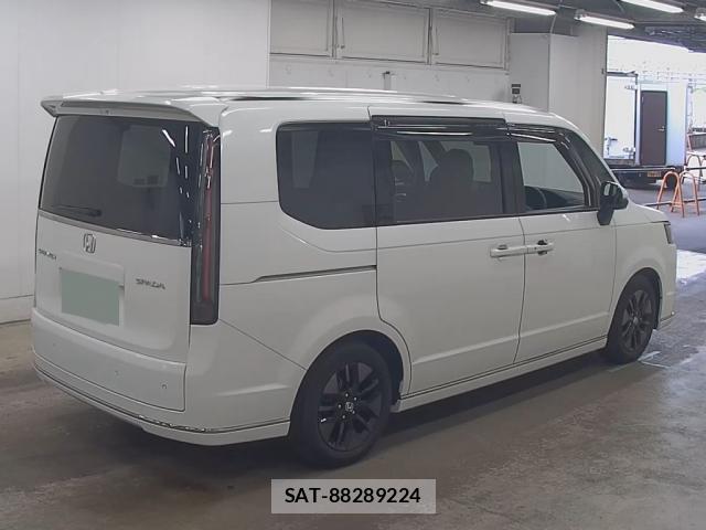 Honda e 2022-07 8010240-5