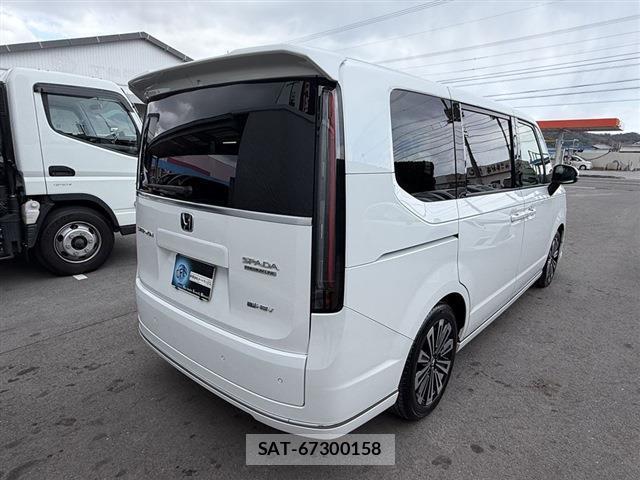 Honda e 2024-02 8010843-1
