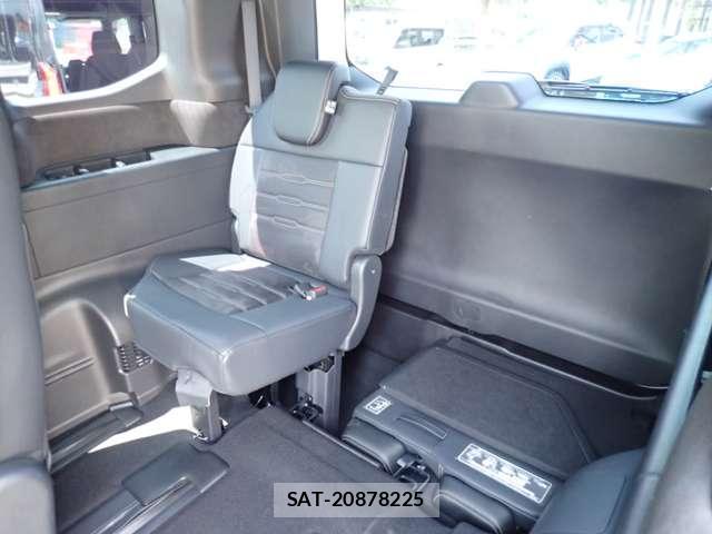Honda e 2023-10 8010892-11