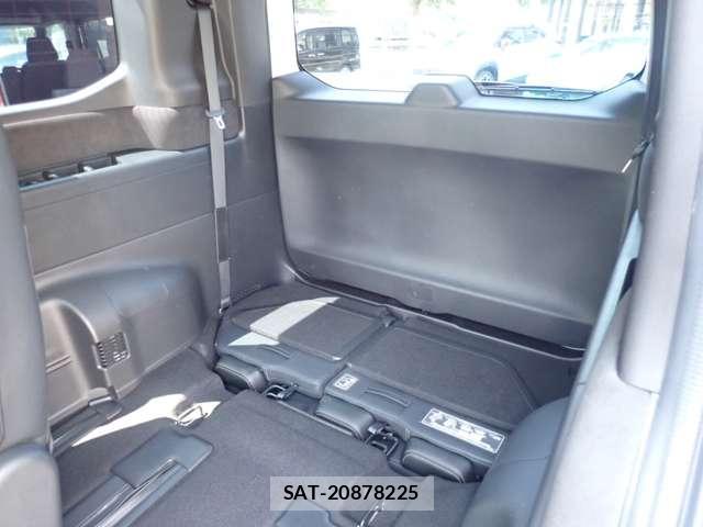 Honda e 2023-10 8010892-12